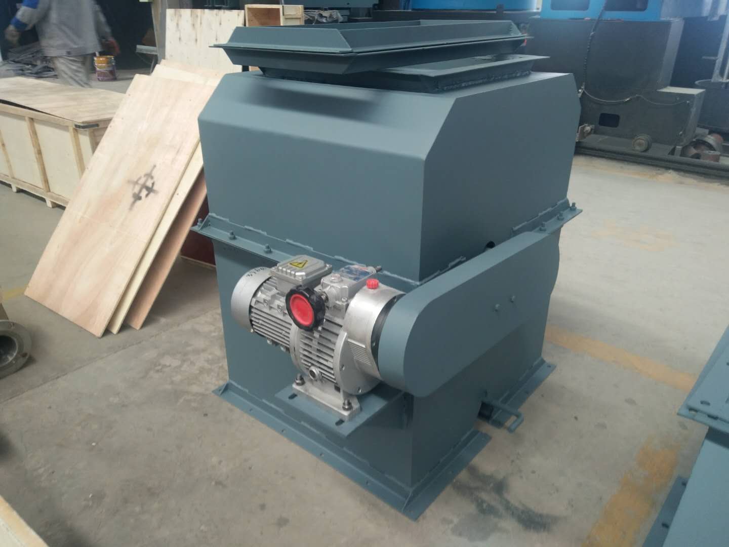 午夜免费看视频