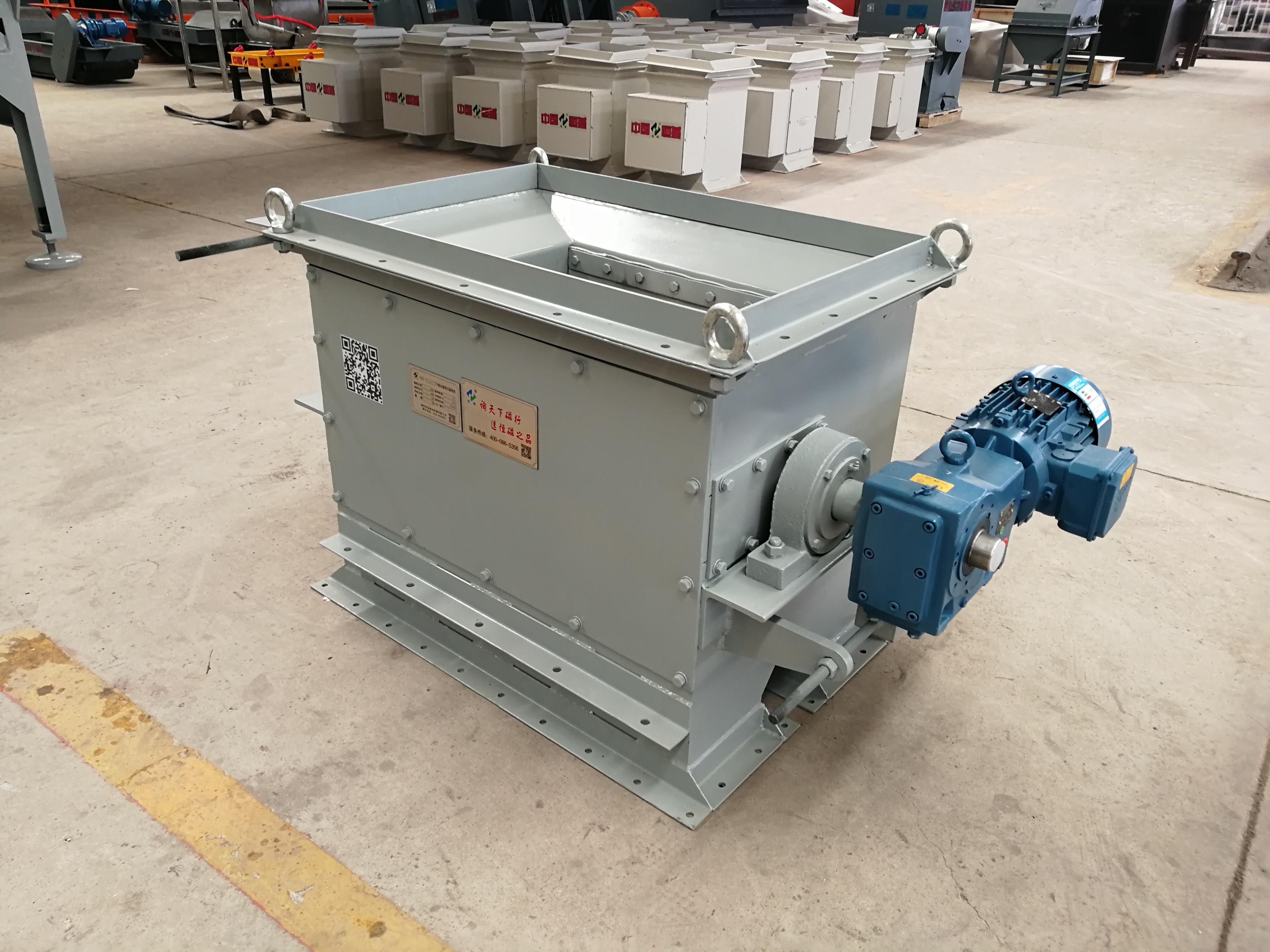 午夜免费看视频