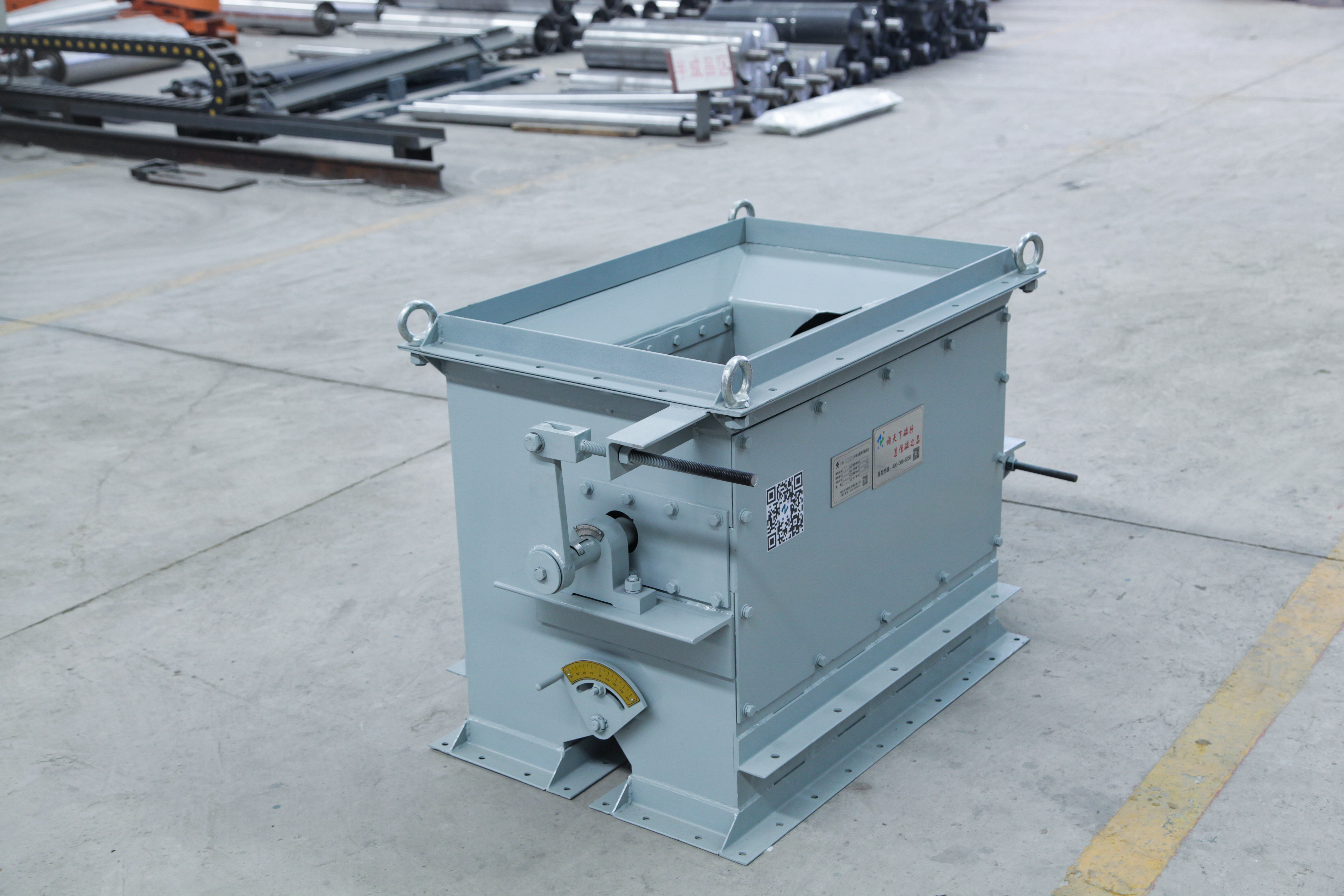 午夜免费看视频