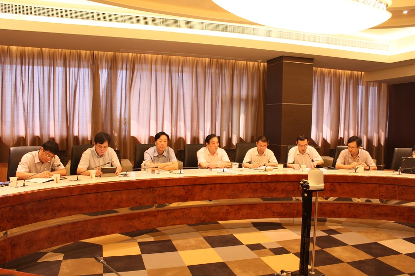 公司召開黨委專題擴(kuò)大會議 2013.9.12.JPG